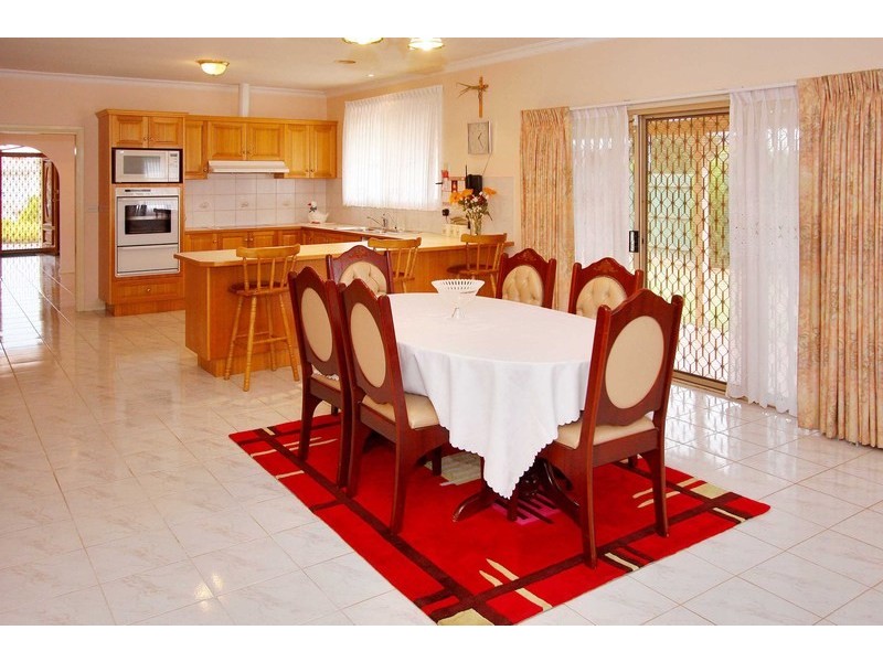 16 Mitchell Court, Taylors Lakes VIC 3038