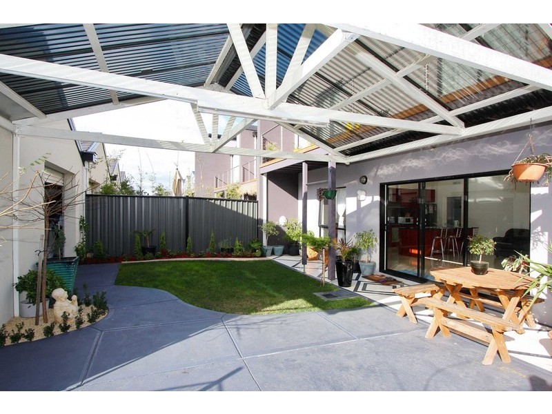 1 Woodburn Avenue, Cairnlea VIC 3023