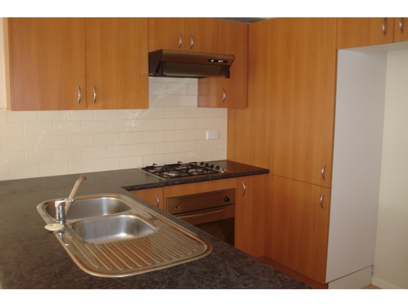 3/2 Silvertree Avenue, Delahey VIC 3037