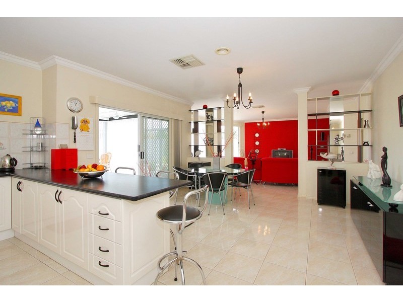 20 Cunningham Court, Taylors Lakes VIC 3038