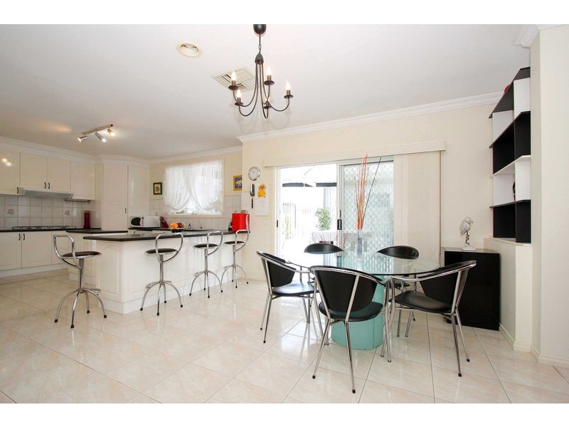 20 Cunningham Court, Taylors Lakes VIC 3038