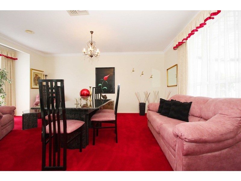 20 Cunningham Court, Taylors Lakes VIC 3038