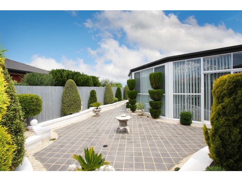 20 Cunningham Court, Taylors Lakes VIC 3038