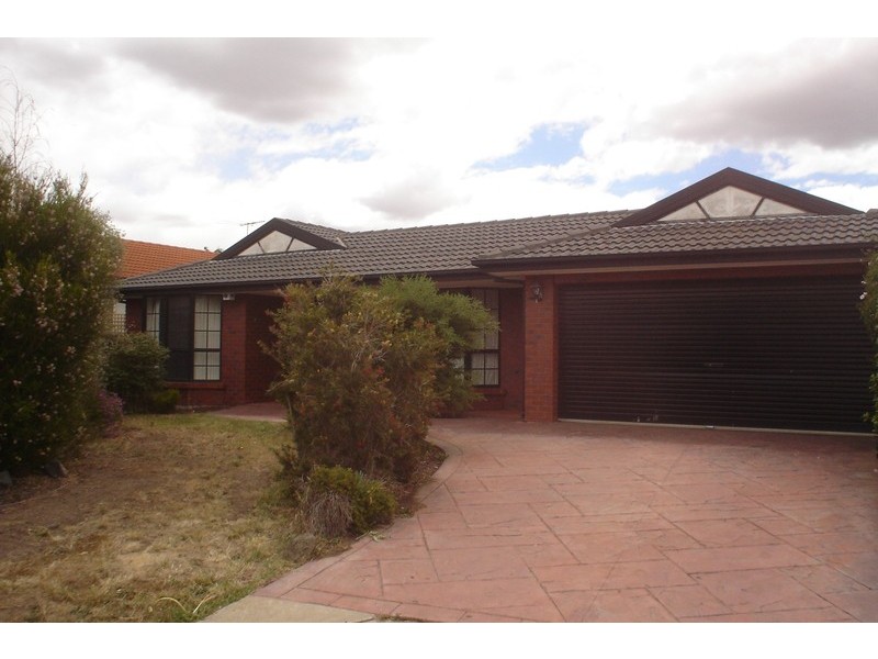 4 Jacqueline Court, Hillside VIC 3037