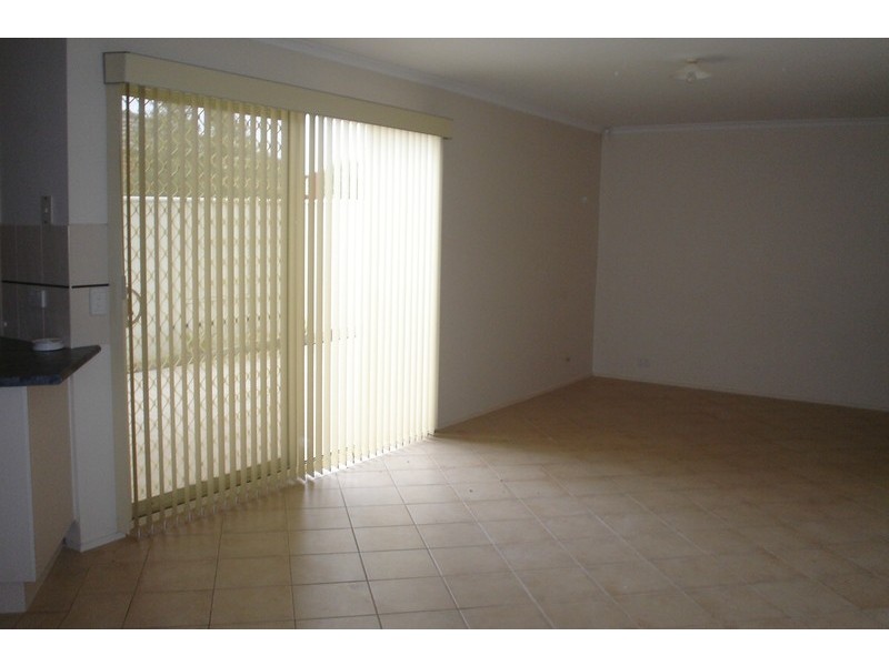 11 Caddick Gardens, Caroline Springs VIC 3023