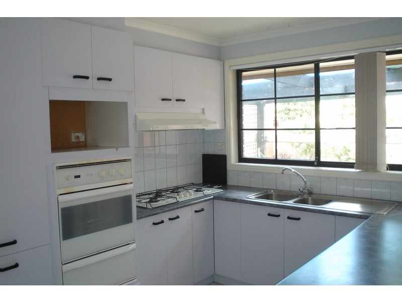 4 Jacqueline Court, Hillside VIC 3037