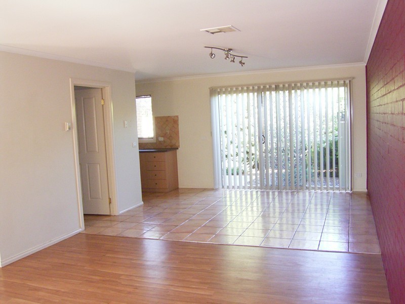 4/48 Trickey Avenue, Sydenham VIC 3037