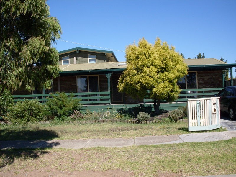 11 Beaumont Court, Sydenham VIC 3037