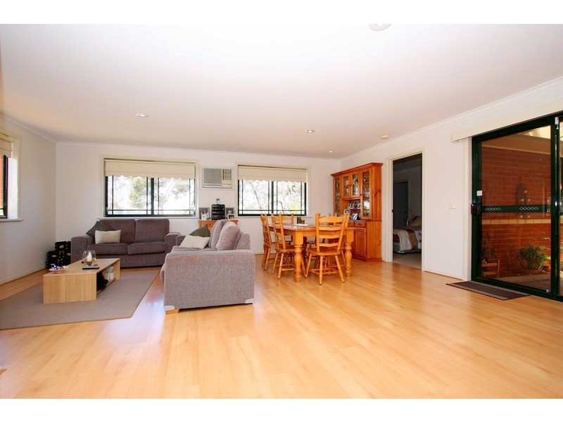 26 Fescue Place, Delahey VIC 3037