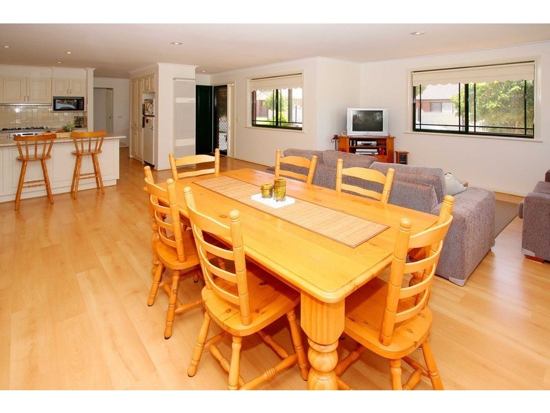 26 Fescue Place, Delahey VIC 3037