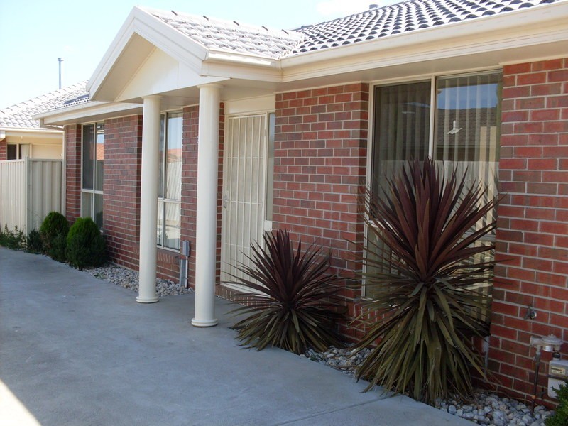 2/16 Lily Drive, Sydenham VIC 3037