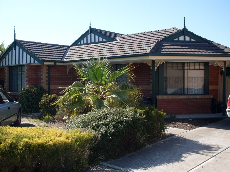 16 Stables Place, Sydenham VIC 3037
