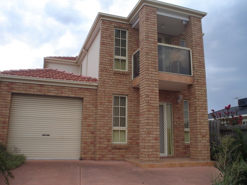 11A Brindalee Way, Hillside VIC 3037