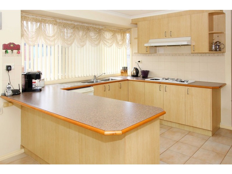 9 Panorama Drive, Hillside VIC 3037