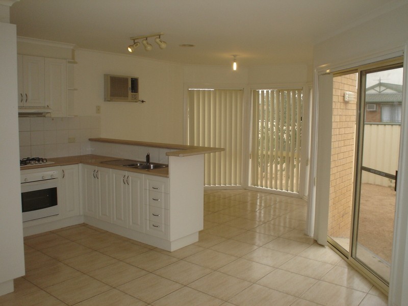 1 Mordaunt Drive, Sydenham VIC 3037