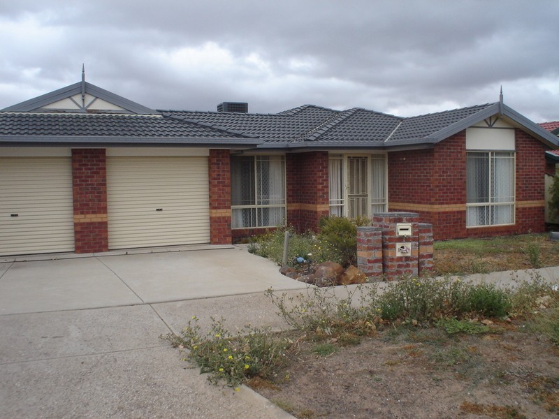 65 Landscape Drive, Hillside VIC 3037