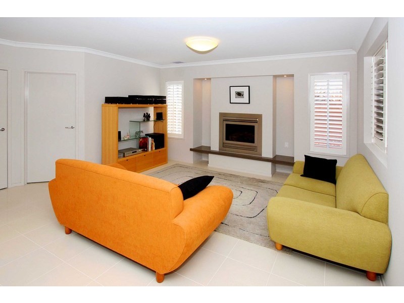 13 Drummond Street, Caroline Springs VIC 3023