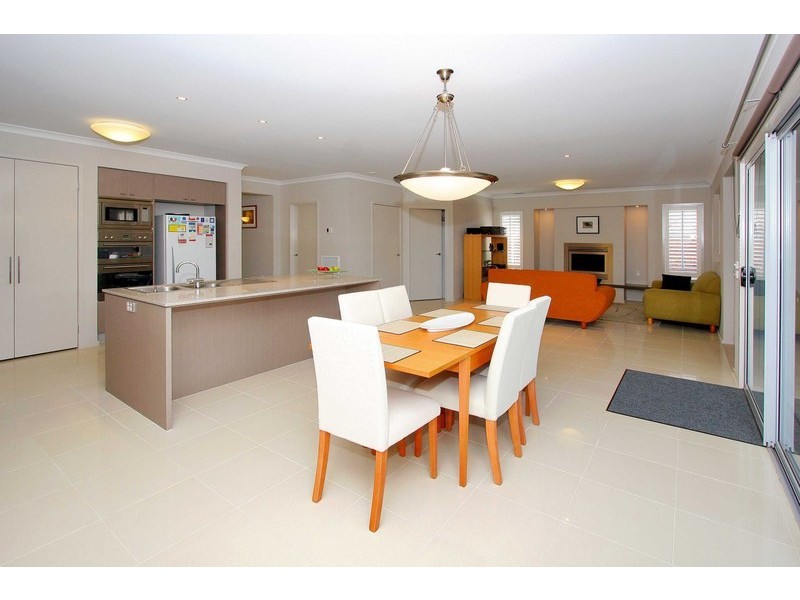 13 Drummond Street, Caroline Springs VIC 3023