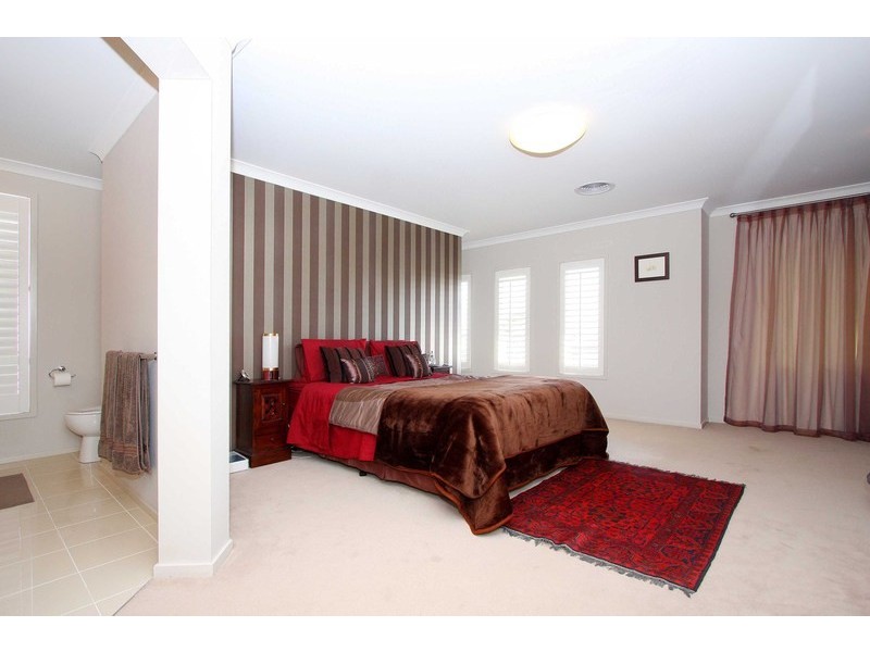 13 Drummond Street, Caroline Springs VIC 3023
