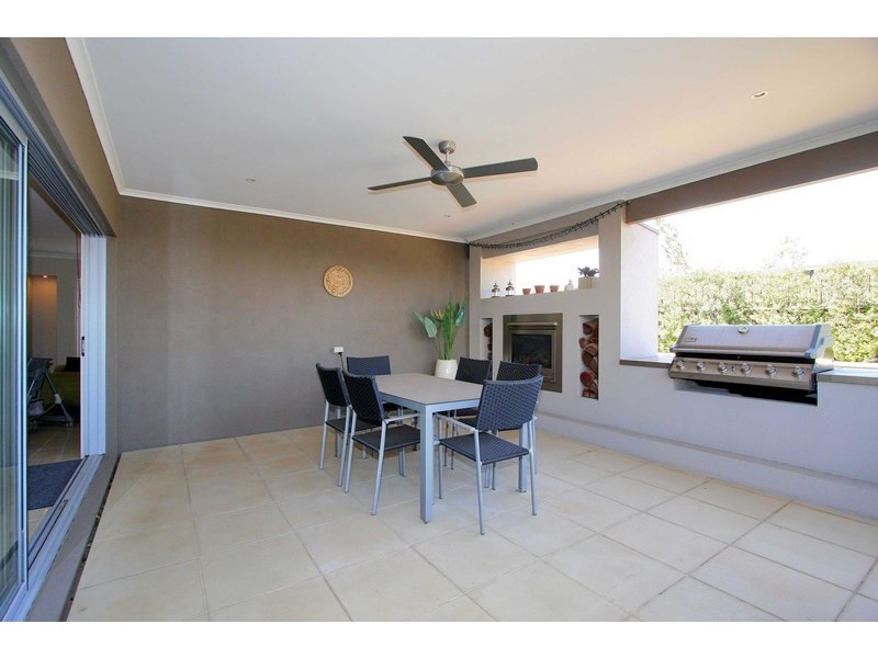 13 Drummond Street, Caroline Springs VIC 3023