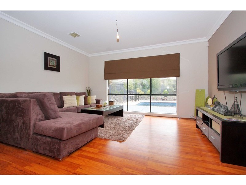 22 Sovereign Way, Hillside VIC 3037