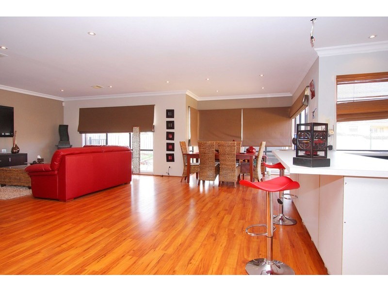 22 Sovereign Way, Hillside VIC 3037