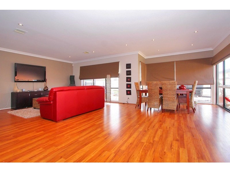 22 Sovereign Way, Hillside VIC 3037