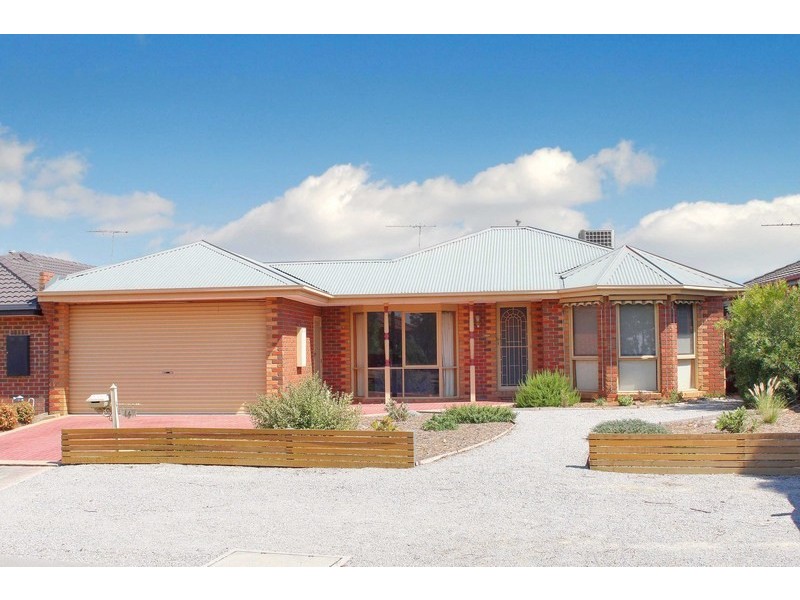 14 Doran Walk, Delahey VIC 3037