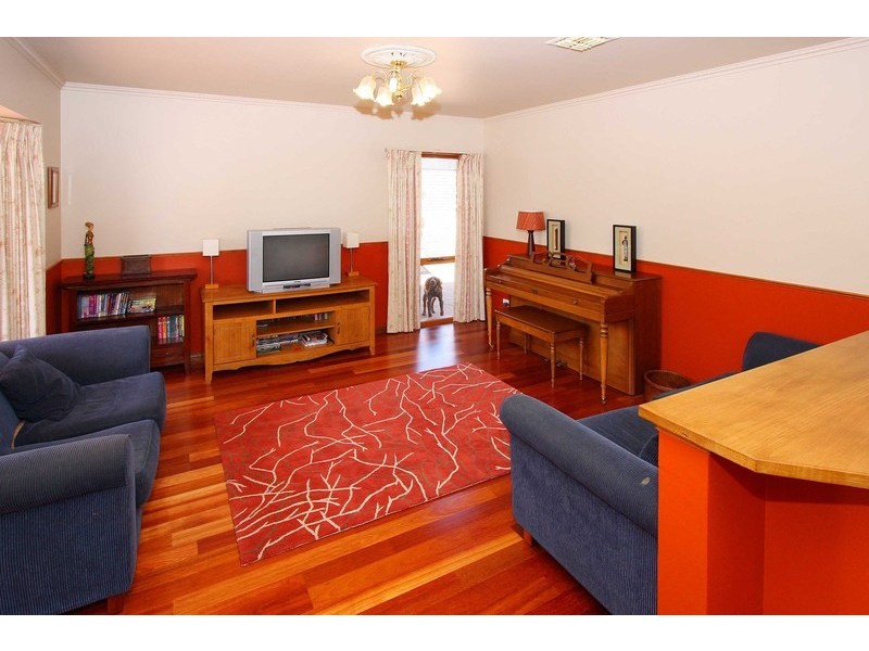 14 Doran Walk, Delahey VIC 3037