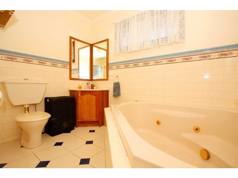 14 Doran Walk, Delahey VIC 3037