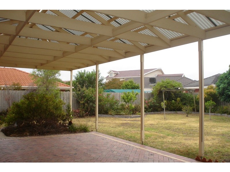 29 Wellesley Drive, Taylors Lakes VIC 3038