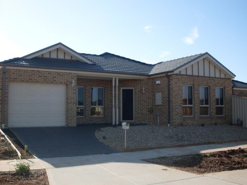 14 Beauview Court, Kurunjang VIC 3337