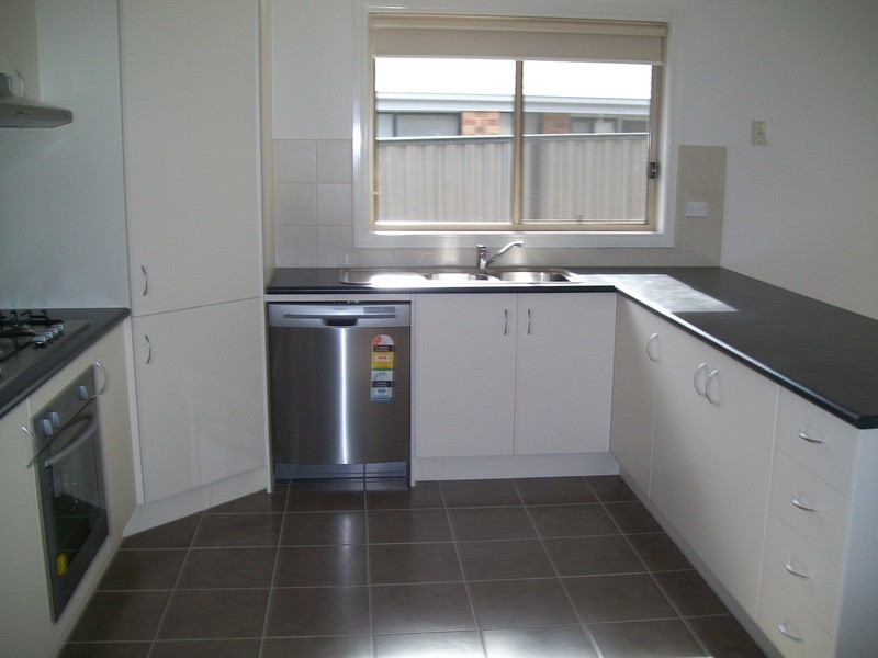 6 Penrose Mews, Hillside VIC 3037