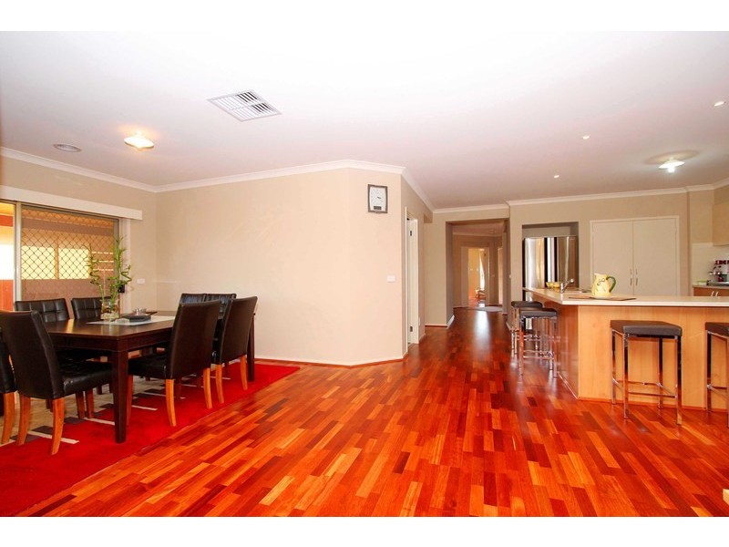 2 Lygon Place, Taylors Hill VIC 3037