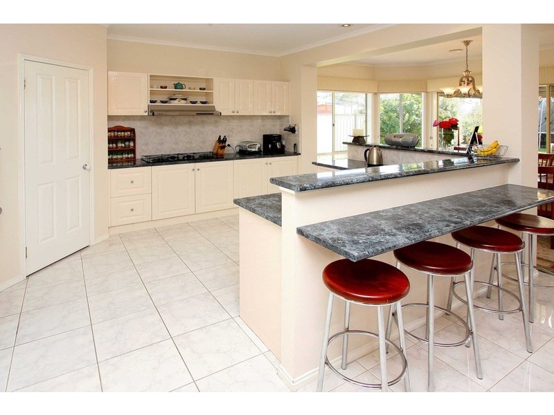 28 Highwood Drive, Hillside VIC 3037