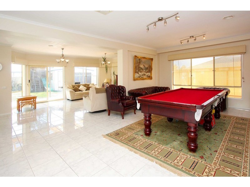 28 Highwood Drive, Hillside VIC 3037