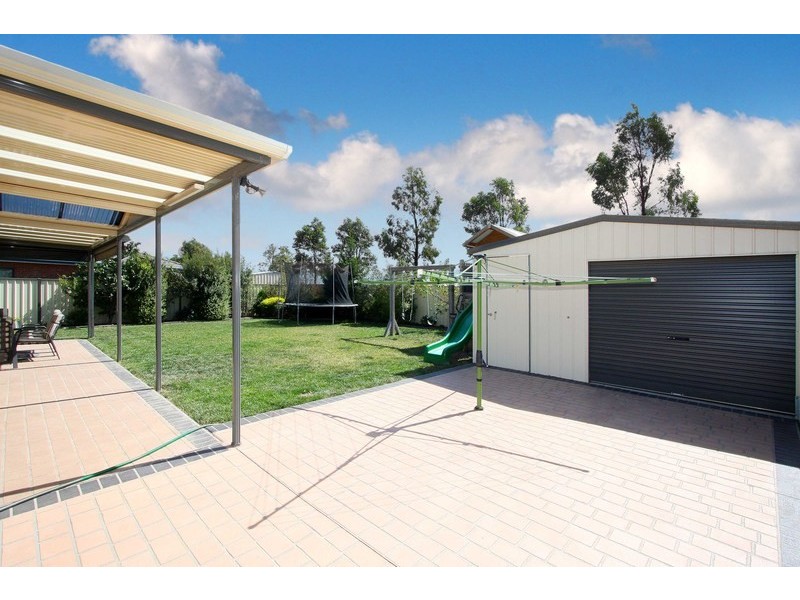 28 Highwood Drive, Hillside VIC 3037