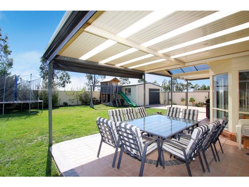 28 Highwood Drive, Hillside VIC 3037