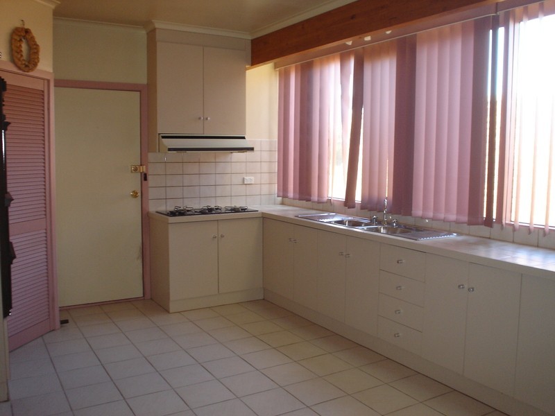 25 Rutherglen Way, Taylors Lakes VIC 3038