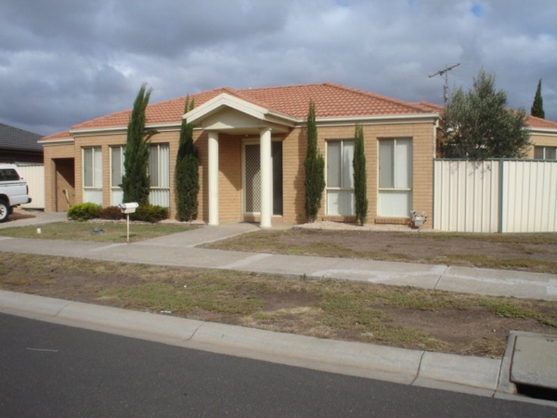 1 Mordaunt Drive, Hillside VIC 3037