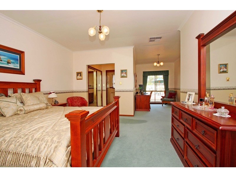 28 Buckingham Street, Sydenham VIC 3037