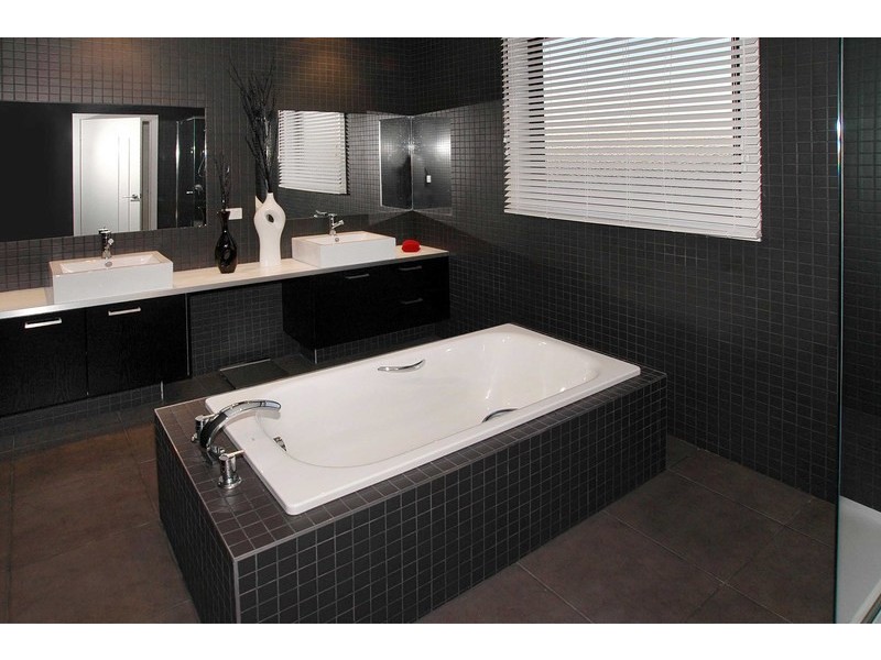 8 Speargrass Drive, Hillside VIC 3037