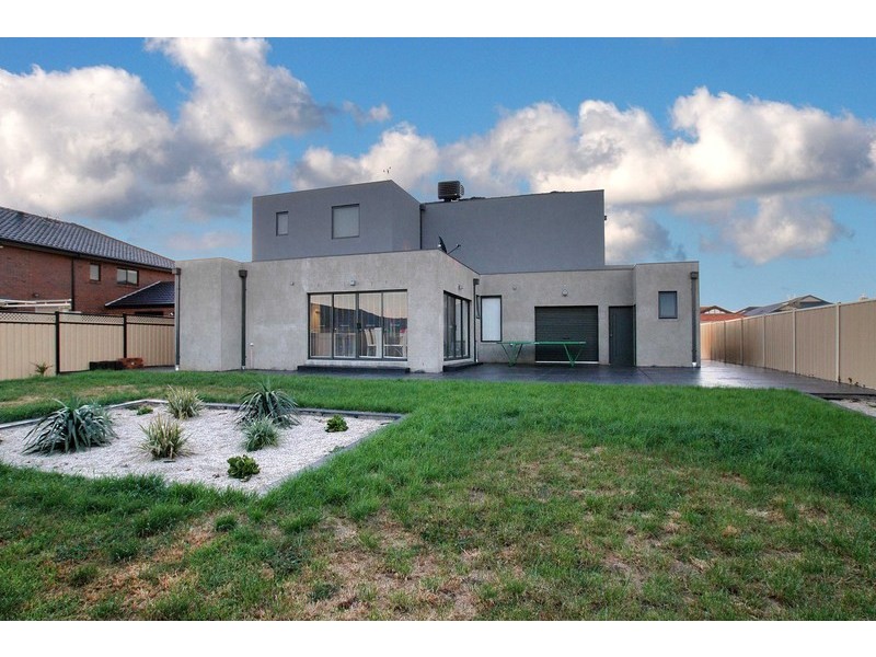 8 Speargrass Drive, Hillside VIC 3037