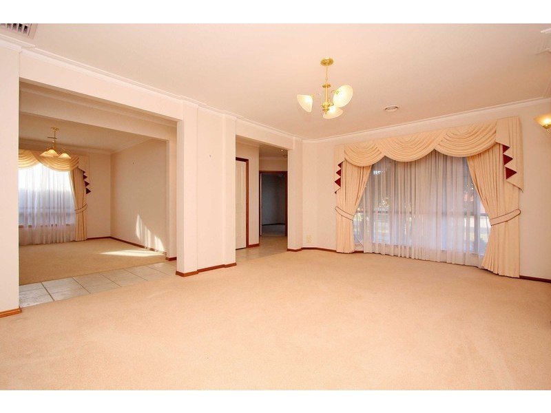 63 Australia Drive, Taylors Lakes VIC 3038