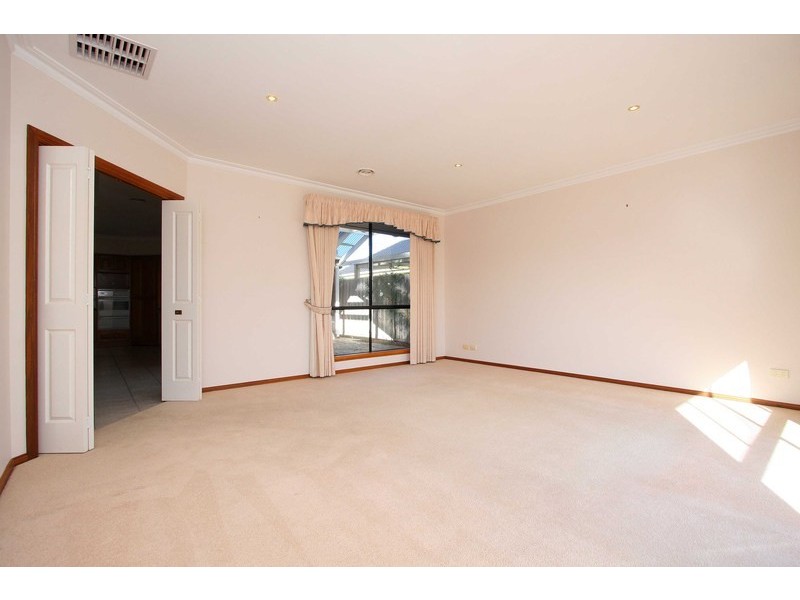 63 Australia Drive, Taylors Lakes VIC 3038