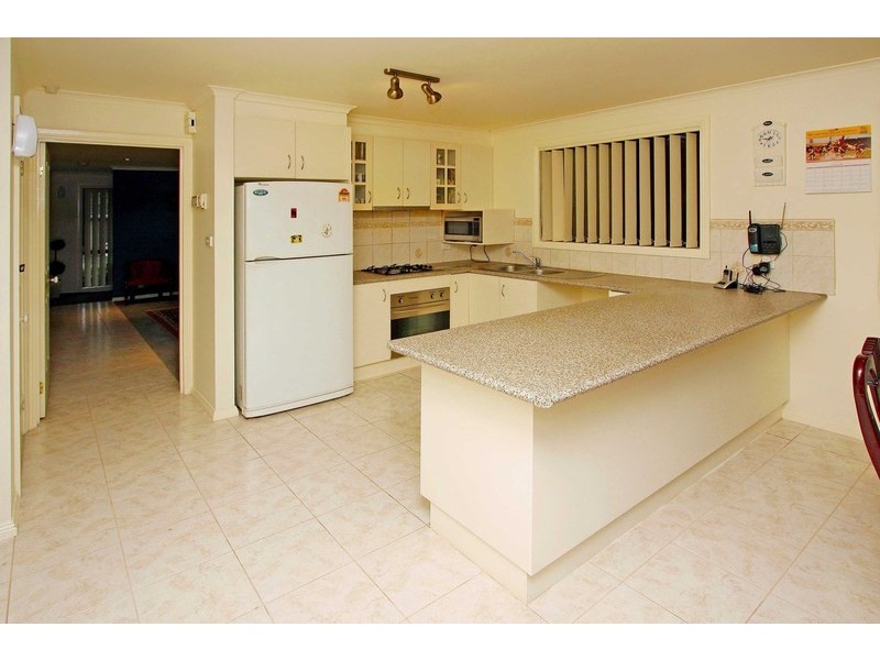 17 Howqua Way, Taylors Hill VIC 3037