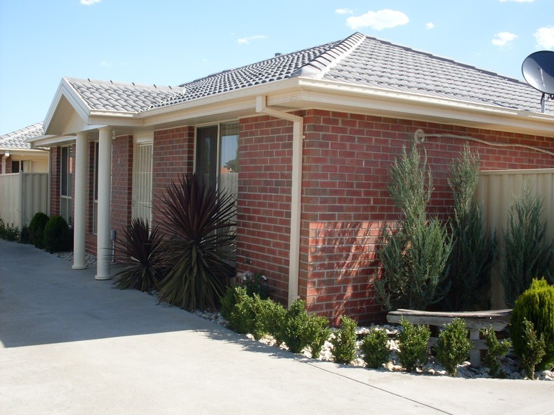 2/16 Lily Drive, Sydenham VIC 3037