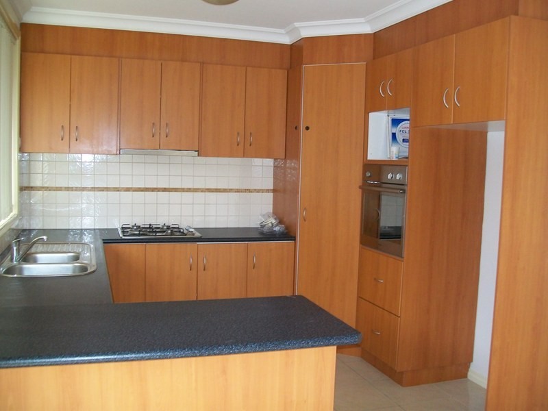 2/16 Lily Drive, Sydenham VIC 3037