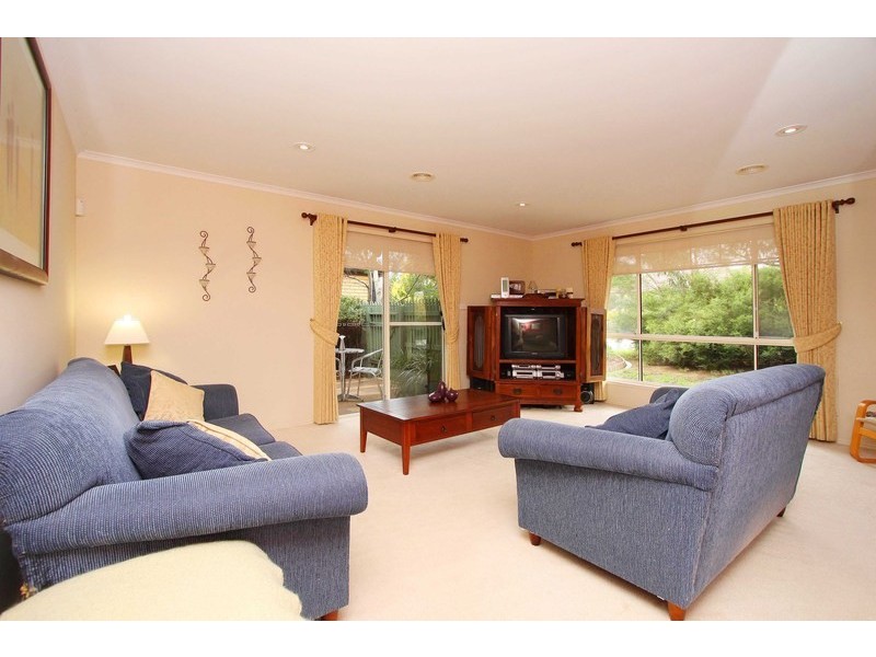 30 Kenswick Drive, Hillside VIC 3037