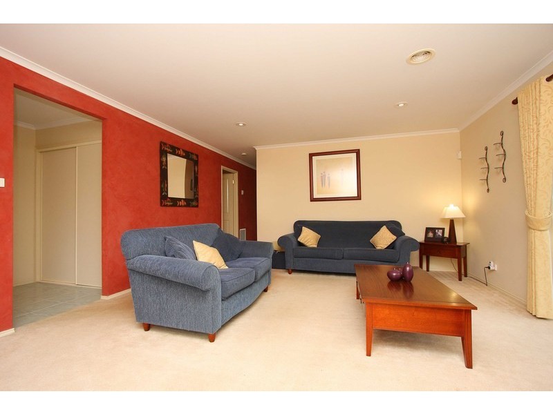 30 Kenswick Drive, Hillside VIC 3037